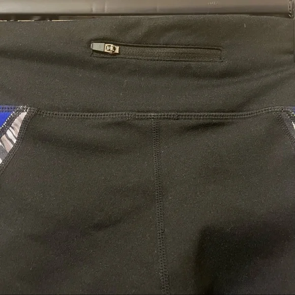 Fabletics Athletic Workout Back Pockets Capri Leggings - Picture 8 of 11